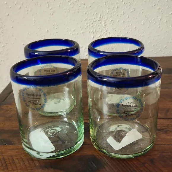 Set of 4 new beautiful glasses handcrafted in Mexico. - Picture 1 of 5